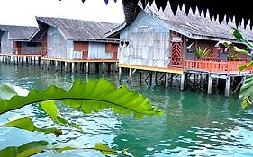 Dragon Inn Floating Resort