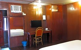 Dragon Inn Floating Resort